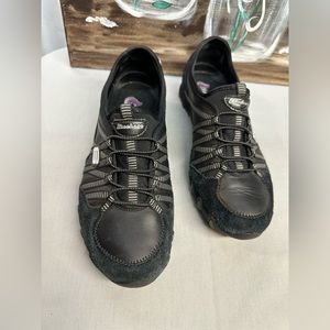 Skechers Ladies used size 7.5 No lace up, slip on.